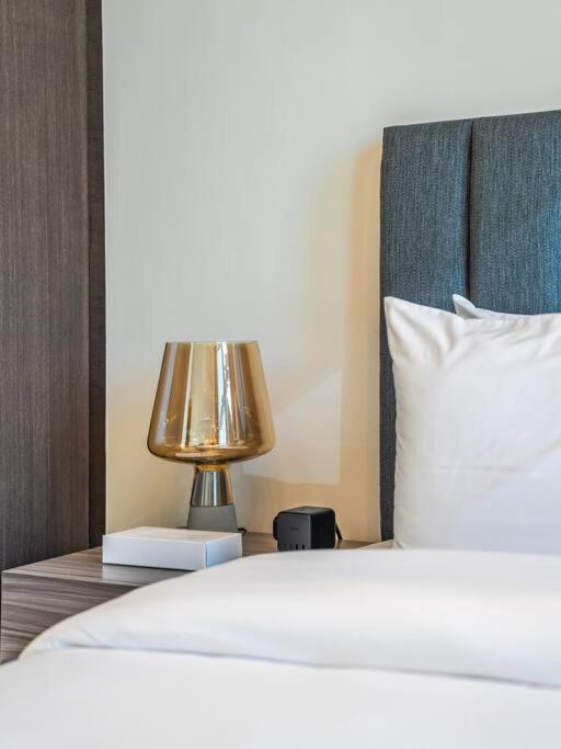 Apartment Modern Downtown Escape 1bedroom With Upscale Comfort Dubai