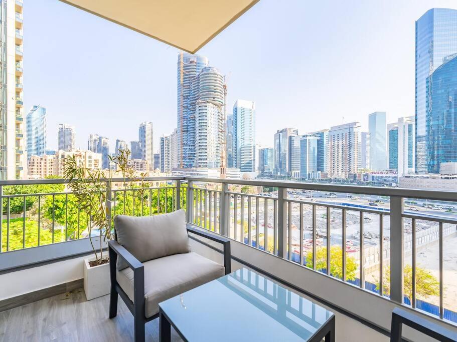 Modern Downtown Escape 1bedroom With Upscale Comfort Dubai