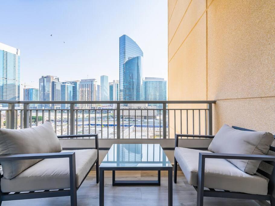 Modern Downtown Escape 1bedroom With Upscale Comfort Dubai