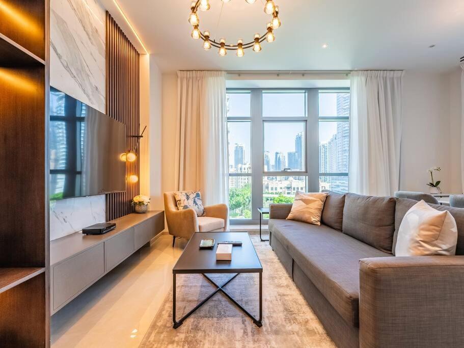 Modern Downtown Escape 1bedroom With Upscale Comfort Dubai
