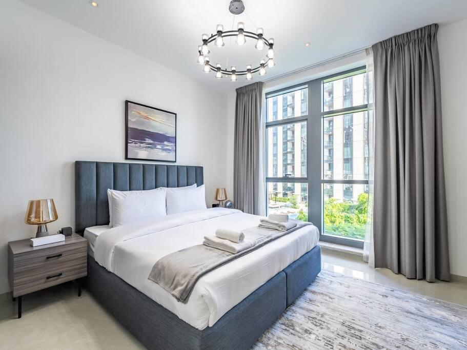 Apartment Modern Downtown Escape 1bedroom With Upscale Comfort Dubai
