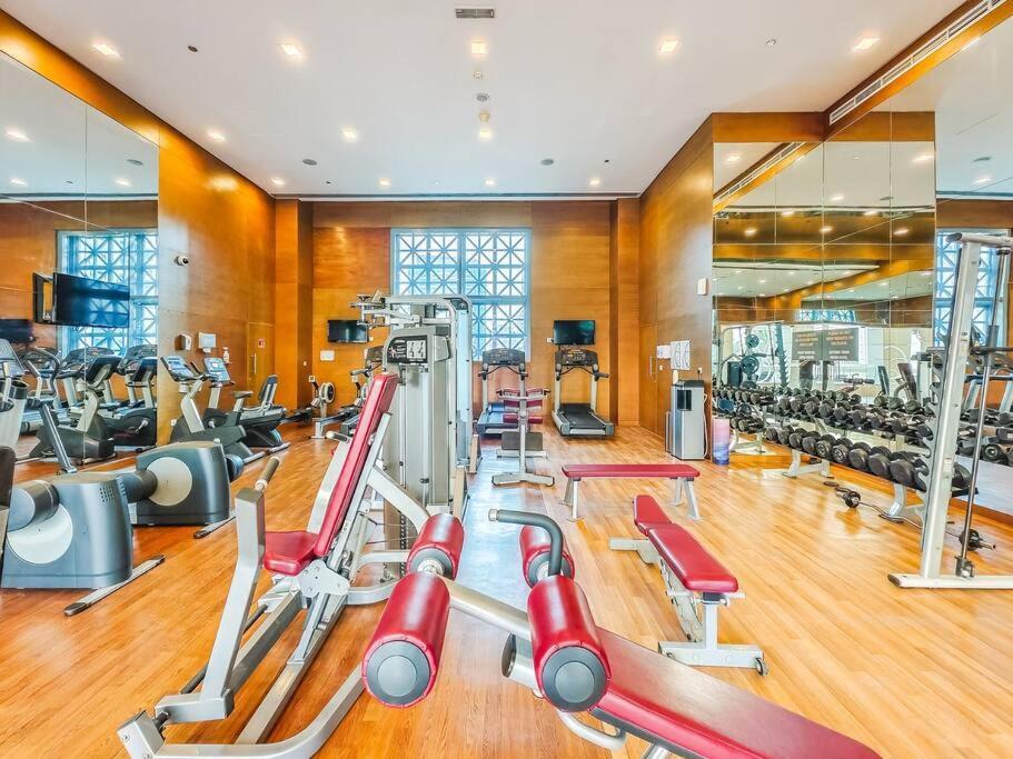 Apartment Modern Downtown Escape 1bedroom With Upscale Comfort Dubai